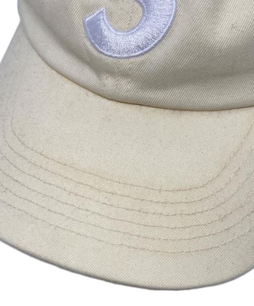 SUPREME（シュプリーム）Supreme (シュプリーム) キャップ ホワイト×イエロー サイズ:不明の古着・服飾アイテム