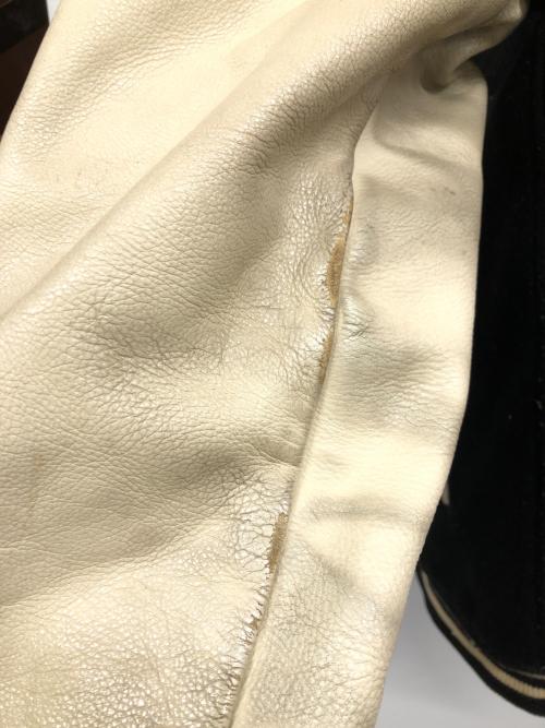 Golden Bear（ゴールデンベア）Golden Bear (ゴールデンベア) スタジャン ブラック×ベージュ サイズ:記載無し（実寸サイズをご確認ください）の古着・服飾アイテム