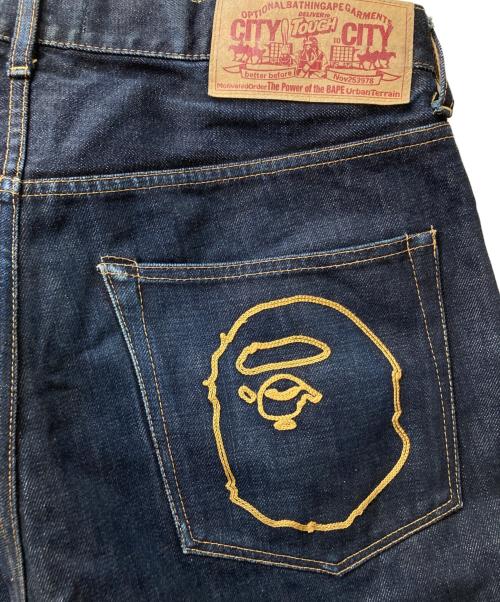 A BATHING APE（アベイシングエイプ）A BATHING APE (アベイシングエイプ) エイプヘッドステッチデニムパンツ インディゴ サイズ:不明（実寸サイズをご確認ください）の古着・服飾アイテム