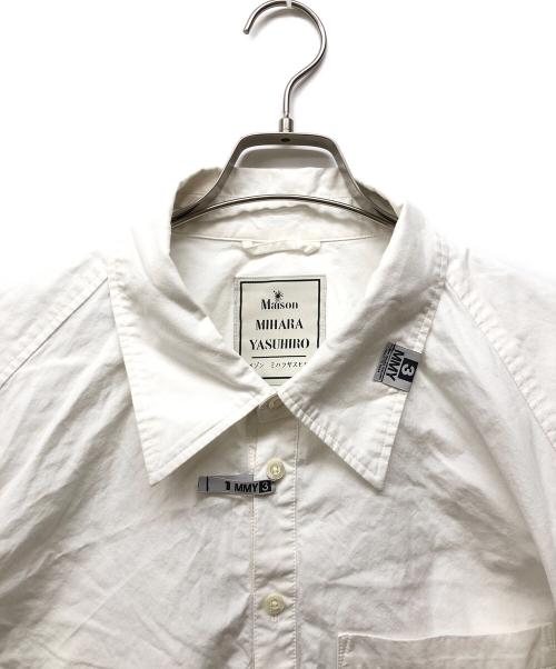 Maison MIHARA YASUHIRO（メゾン ミハラ ヤスヒロ）Maison MIHARA YASUHIRO (メゾン ミハラ ヤスヒロ) バックオープンクロップド長袖シャツ ホワイト サイズ:38の古着・服飾アイテム