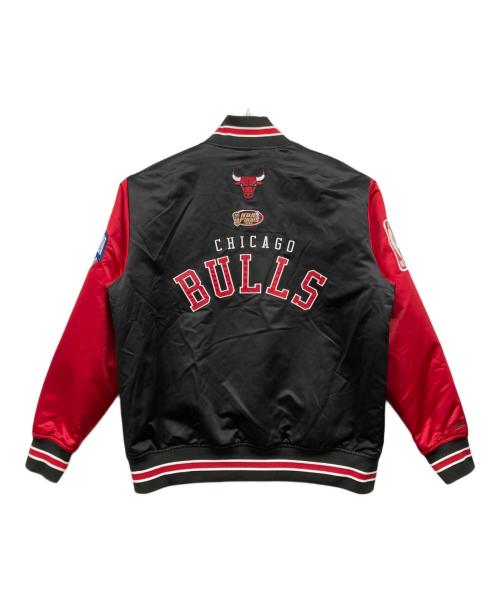 MITCHELL & NESS（ミッチェルアンドネス）MITCHELL & NESS (ミッチェルアンドネス) CHICAGO BULLS スタジャン ブラック×レッド サイズ:XLの古着・服飾アイテム