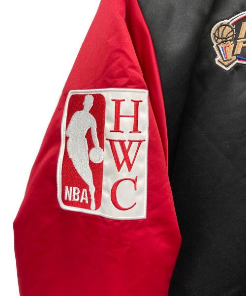 MITCHELL & NESS（ミッチェルアンドネス）MITCHELL & NESS (ミッチェルアンドネス) CHICAGO BULLS スタジャン ブラック×レッド サイズ:XLの古着・服飾アイテム