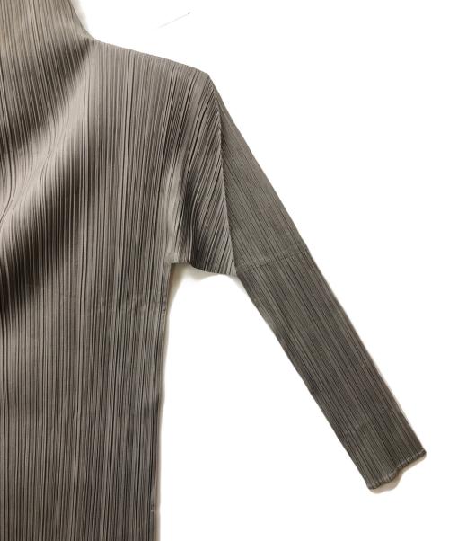 PLEATS PLEASE（プリーツプリーズ）PLEATS PLEASE (プリーツプリーズ) プリーツハイネックカットソー グレー サイズ:3の古着・服飾アイテム