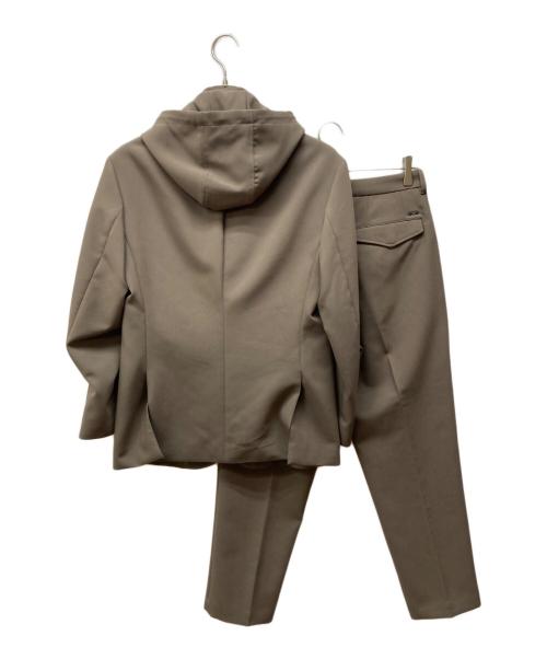 EMPORIO ARMANI（エンポリオ アルマーニ）EMPORIO ARMANI (エンポリオ アルマーニ) フードレイヤードセットアップスーツ ブラウン サイズ:44の古着・服飾アイテム