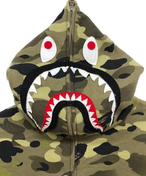 A BATHING APE（アベイシングエイプ）A BATHING APE (アベイシングエイプ) 1st CAMO SHARK FULL ZIP HOODIE カーキ サイズ:XLの古着・服飾アイテム