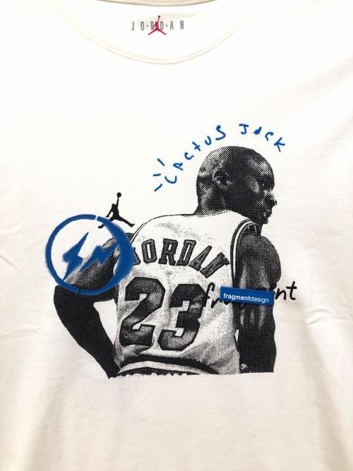 JORDAN（ジョーダン）JORDAN (ジョーダン) FRAGMENT DESIGN (フラグメントデザイン) TRAVIS SCOTT (トラヴィススコット) 半袖カットソー ホワイト サイズ:Sの古着・服飾アイテム