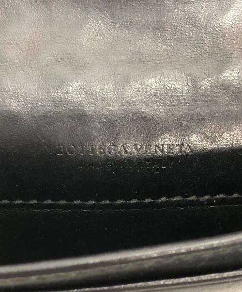 BOTTEGA VENETA（ボッテガベネタ）BOTTEGA VENETA (ボッテガベネタ) イントレチャート二つ折りカードケース ブラックの古着・服飾アイテム