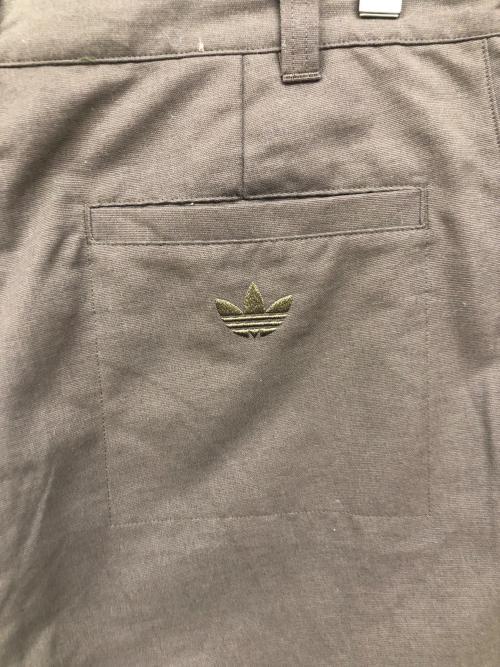 adidas Originals（アディダスオリジナル）adidas Originals (アディダスオリジナル) スリーストライプス スケートチノパンツ ブラウン サイズ:32の古着・服飾アイテム