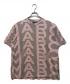 MARC JACOBSマークジェイコブス）の古着「Monogram Big Tシャツ」｜ピンク