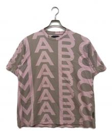 MARC JACOBS（マークジェイコブス）の古着「Monogram Big Tシャツ」｜ピンク