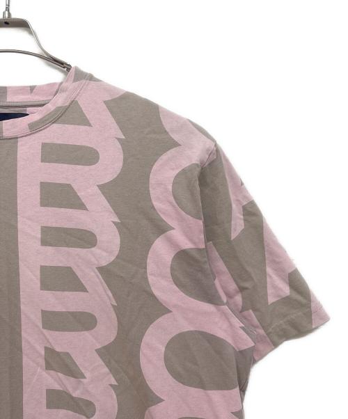 MARC JACOBS（マークジェイコブス）MARC JACOBS (マークジェイコブス) Monogram Big Tシャツ ピンク サイズ:Sの古着・服飾アイテム