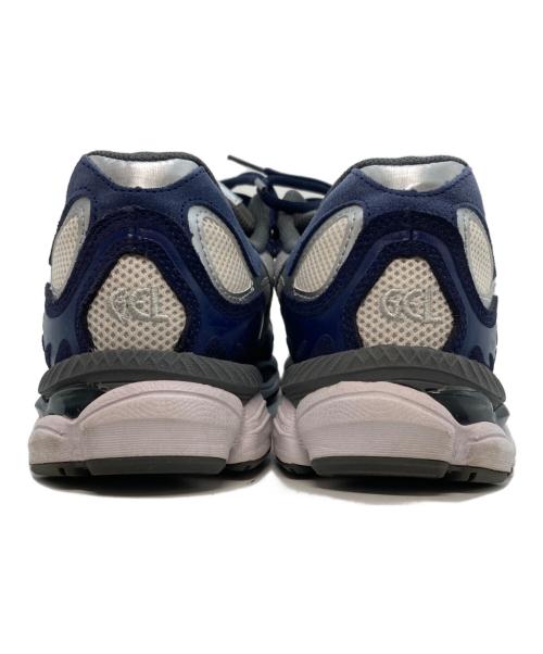 asics（アシックス）asics (アシックス) GEL-NYC CREAM/OYSTER GREY ホワイト×ネイビー サイズ:27.5の古着・服飾アイテム