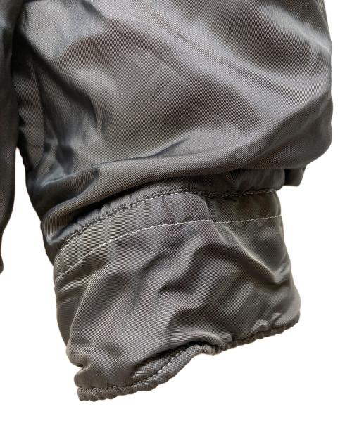 COMME des GARCONS HOMME PLUS（コムデギャルソンオムプリュス）COMME des GARCONS HOMME PLUS (コムデギャルソンオムプリュス) スーベニールキッチュ期 ナイロンプルオーバーシャツ グレー サイズ:記載無しの古着・服飾アイテム