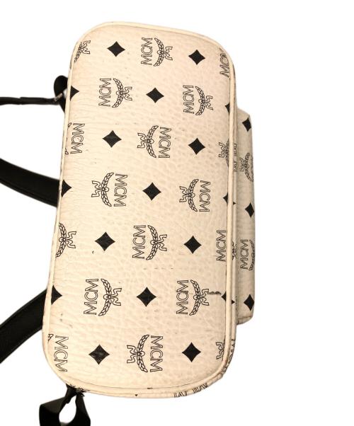 MCM（エムシーエム）MCM (エムシーエム) スタッズリュック ホワイトの古着・服飾アイテム