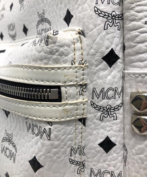 MCM（エムシーエム）MCM (エムシーエム) スタッズリュック ホワイトの古着・服飾アイテム