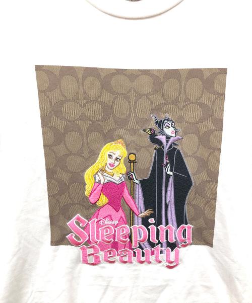 COACH（コーチ）COACH (コーチ) Disney (ディズニー) シグネチャー スリーピング ビューティー Tシャツ ホワイト サイズ:Sの古着・服飾アイテム