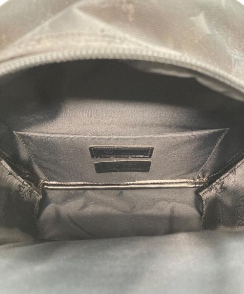 MCM（エムシーエム）MCM (エムシーエム) ナイロンハンドバッグ ブラックの古着・服飾アイテム