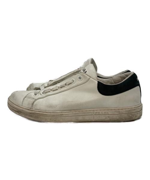 PRADA（プラダ）PRADA (プラダ) ローカットスニーカー ホワイト サイズ:6の古着・服飾アイテム