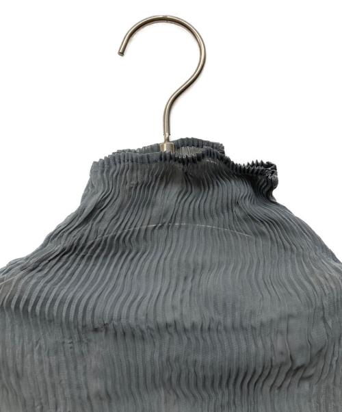 ISSEY MIYAKE（イッセイミヤケ）ISSEY MIYAKE (イッセイミヤケ) プリーツシアーカットソー グレー サイズ:Mの古着・服飾アイテム