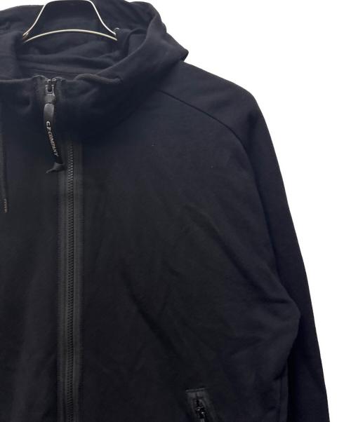 C.P COMPANY（シーピーカンパニー）C.P COMPANY (シーピーカンパニー) Diagonal Raised Fleece Goggle Zipped Hoodie ブラック サイズ:XLの古着・服飾アイテム