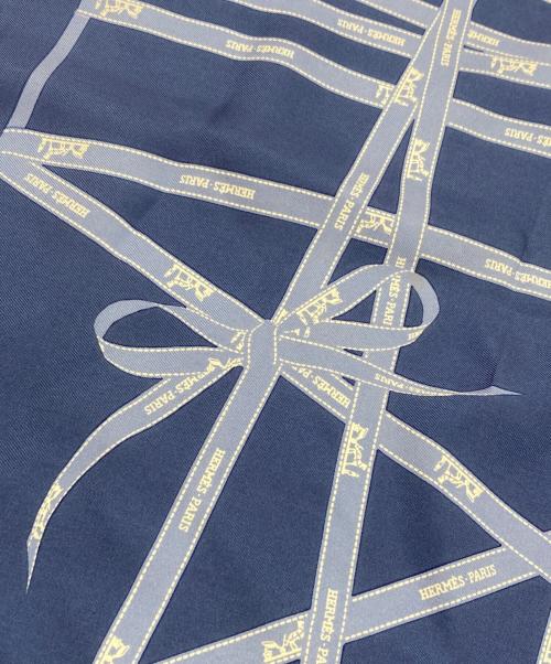 HERMES（エルメス）HERMES (エルメス) ボルデュック柄シルクスカーフ ネイビーの古着・服飾アイテム