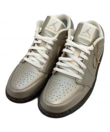 NIKE（ナイキ）の古着「Air Jordan 1 Low SE "Metallic Zinc"（エアジョーダン ロー メタリックジンク）」｜ゴールド