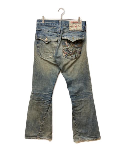TRUE RELIGION（トゥルー レリジョン）TRUE RELIGION (トゥルー レリジョン) バック刺繍フレアデニムパンツ ブルー サイズ:30の古着・服飾アイテム