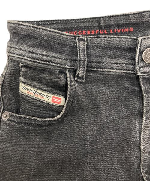 DIESEL（ディーゼル）DIESEL (ディーゼル) 1984 SLANDY Skinny Jeans ブラック サイズ:25の古着・服飾アイテム