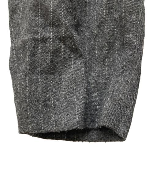 COMME des GARCONS HOMME DEUX（コムデギャルソン オム ドゥ）COMME des GARCONS HOMME DEUX (コムデギャルソン オム ドゥ) ウールストライプパンツ グレー サイズ:Mの古着・服飾アイテム