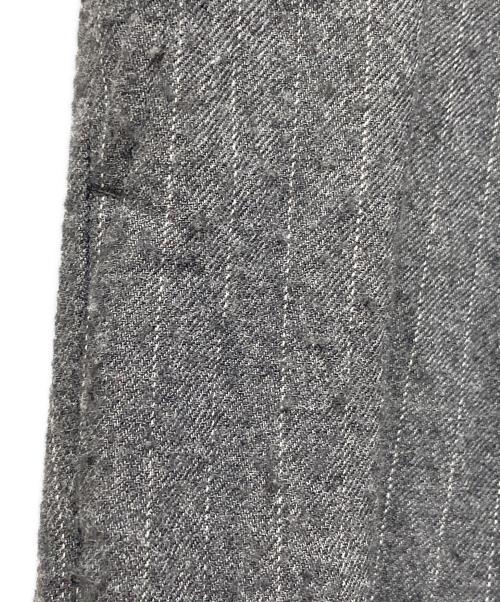 COMME des GARCONS HOMME DEUX（コムデギャルソン オム ドゥ）COMME des GARCONS HOMME DEUX (コムデギャルソン オム ドゥ) ウールストライプパンツ グレー サイズ:Mの古着・服飾アイテム