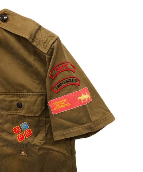 A BATHING APE（アベイシングエイプ）A BATHING APE (アベイシングエイプ) 半袖シャツ ブラウン サイズ:Mの古着・服飾アイテム