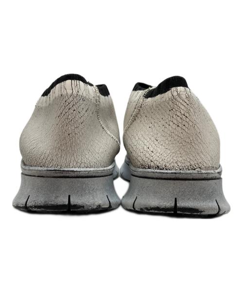 Maison Margiela（メゾンマルジェラ）Maison Margiela (メゾンマルジェラ) ペイント加工ローカットスニーカー ホワイト サイズ:43の古着・服飾アイテム