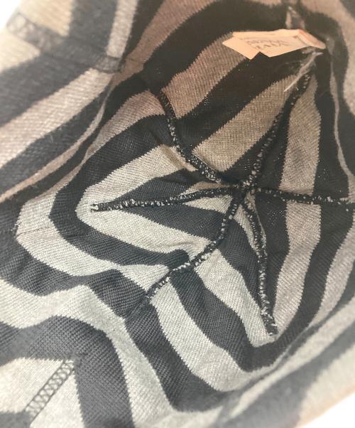 Vivienne Westwood（ヴィヴィアンウエストウッド）Vivienne Westwood (ヴィヴィアンウエストウッド) オーブ刺繍ニット帽 ブラックの古着・服飾アイテム