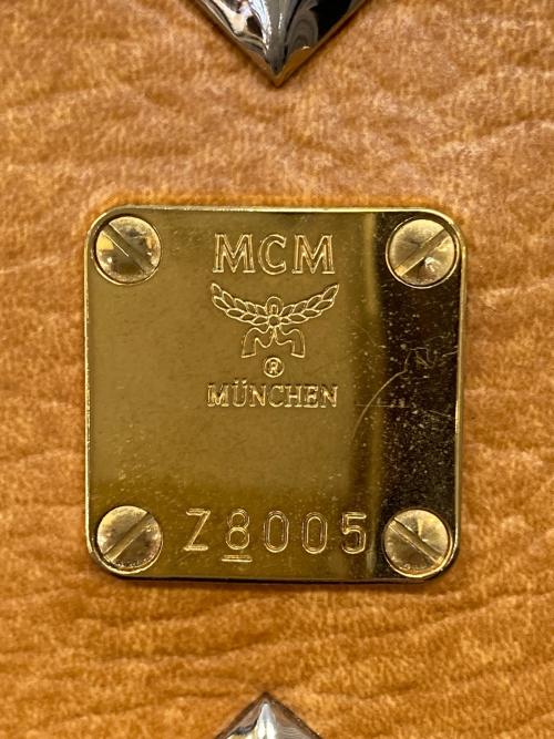 MCM（エムシーエム）MCM (エムシーエム) リュック ブラウンの古着・服飾アイテム