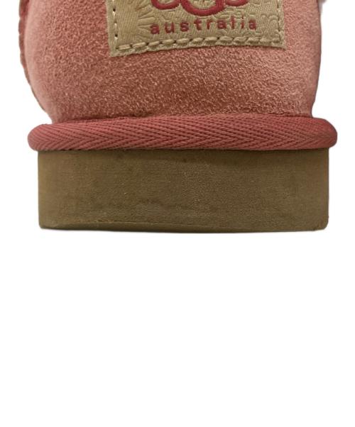 UGG（アグ）UGG (アグ) ベイリーボタン トリプレットブーツ ピンク サイズ:24の古着・服飾アイテム