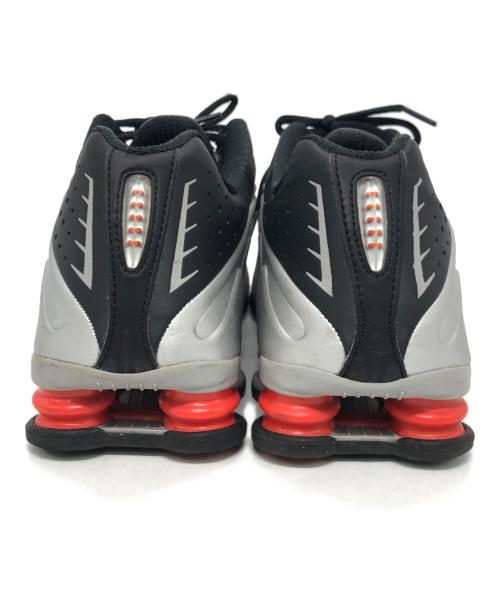 NIKE（ナイキ）NIKE (ナイキ) SHOX R4 シルバー×ブラック サイズ:27.5㎝の古着・服飾アイテム
