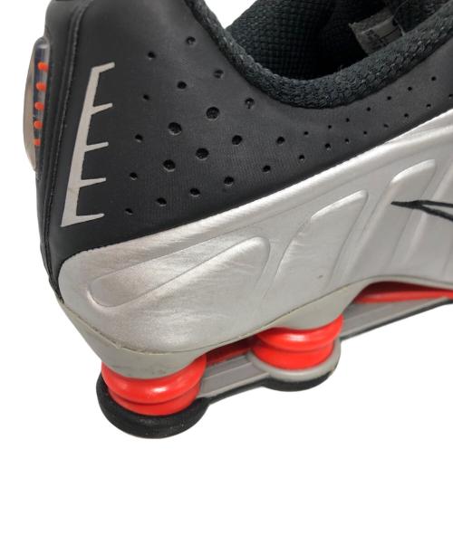 NIKE（ナイキ）NIKE (ナイキ) SHOX R4 シルバー×ブラック サイズ:27.5㎝の古着・服飾アイテム