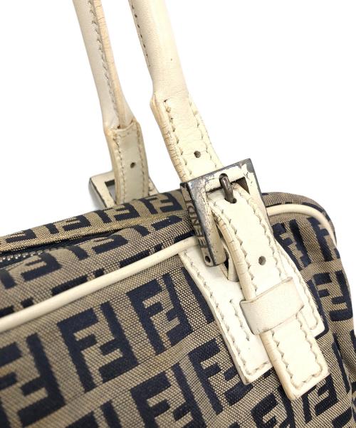 FENDI（フェンディ）FENDI (フェンディ) ハンドバッグ ベージュ・ネイビー・ホワイトの古着・服飾アイテム