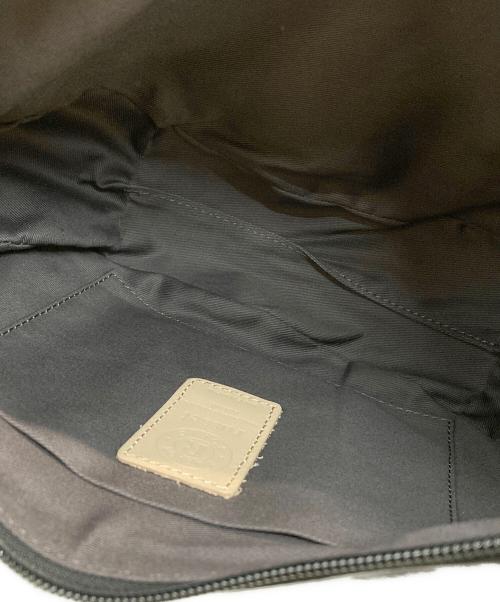 russet（ラシット）russet (ラシット) ソフトレザーラウンドショルダーバッグ ブラックの古着・服飾アイテム