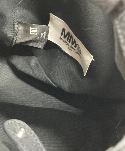 MM6 Maison Margiela（エムエムシックスメゾンマルジェラ）MM6 Maison Margiela (エムエムシックスメゾンマルジェラ) クロスボディバッグ ブラックの古着・服飾アイテム
