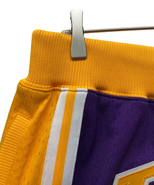 JUST★DON（ジャストドン）JUST★DON (ジャストドン) MITCHELL & NESS (ミッチェルアンドネス) Shorts Los Angeles Lakers Road 1996 イエロー サイズ:Lの古着・服飾アイテム