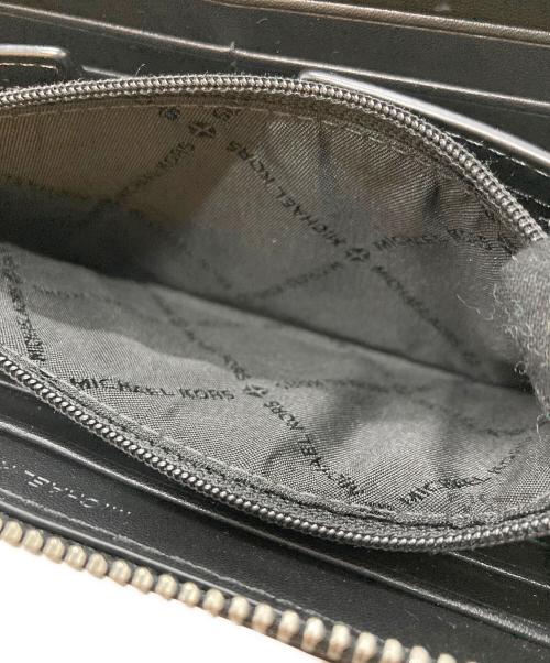 MICHAEL KORS（マイケルコース）MICHAEL KORS (マイケルコース) 長財布 ホワイトの古着・服飾アイテム