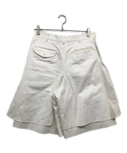 COMME des GARCONS HOMME PLUS（コムデギャルソンオムプリュス）COMME des GARCONS HOMME PLUS (コムデギャルソンオムプリュス) サイドジップデザインハーフパンツ ホワイト サイズ:XSの古着・服飾アイテム
