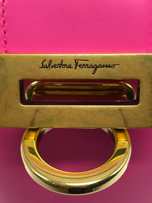 Salvatore Ferragamo（サルヴァトーレ フェラガモ）Salvatore Ferragamo (サルヴァトーレ フェラガモ) ショルダーバッグ ピンクの古着・服飾アイテム