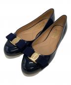 Salvatore Ferragamoサルヴァトーレ フェラガモ）の古着「ヴァラ・リボン・パンプス」｜ネイビー
