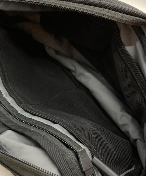 AER（エアー）Aer (エアー) Day Sling 3 ブラックの古着・服飾アイテム