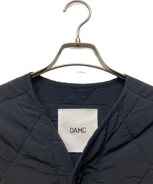 OAMC（オーエーエムシー）OAMC (オーエーエムシー) Combat Liner Quilting Jacket ブラック サイズ:Sの古着・服飾アイテム