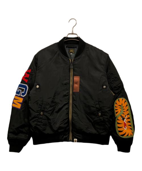 A BATHING APE（アベイシングエイプ）A BATHING APE (アベイシングエイプ) SHARK MA-1 グラフィック ボンバージャケット ブラック サイズ:Sの古着・服飾アイテム