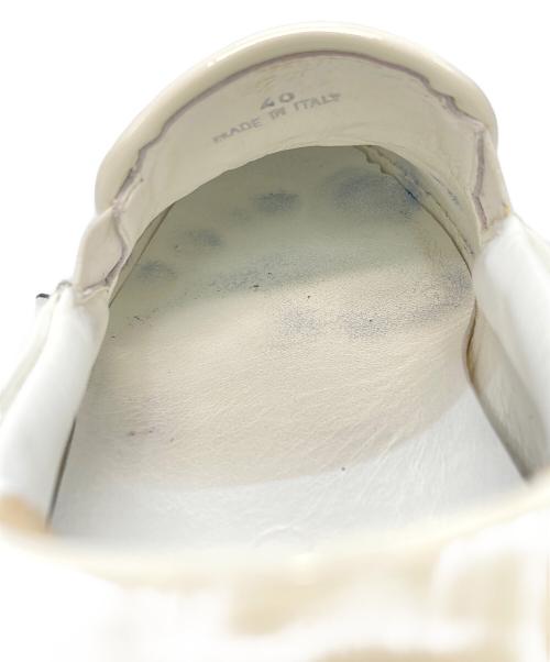 JIMMY CHOO（ジミーチュウ）JIMMY CHOO (ジミーチュウ) スタースタッズスリッポン ホワイト サイズ:40の古着・服飾アイテム