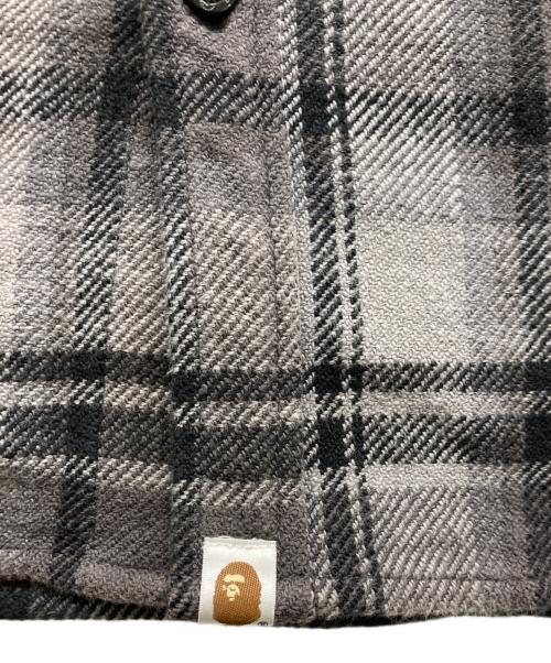 A BATHING APE（アベイシングエイプ）A BATHING APE (アベイシングエイプ) 長袖シャツ グレー サイズ:XLの古着・服飾アイテム